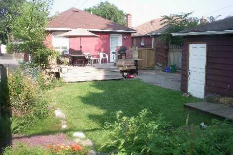 1118 Greenwood Ave, House detached with 2 bedrooms, 2 bathrooms and 3 parking in Toronto ON | Image 2