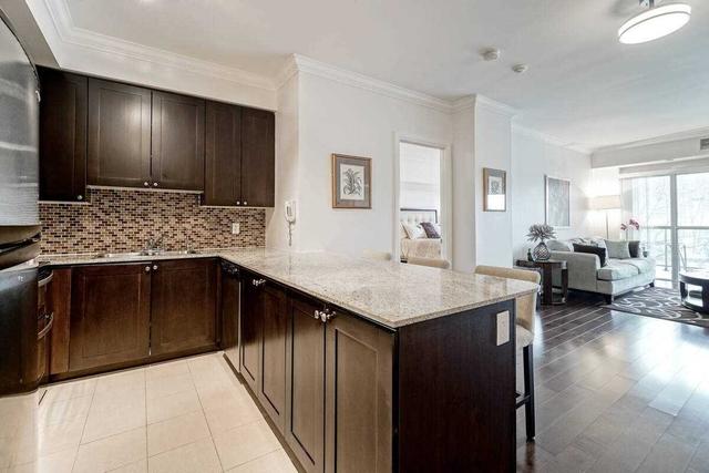 211 - 83 Woodbridge Ave, Condo with 2 bedrooms, 2 bathrooms and 1 parking in Vaughan ON | Image 8