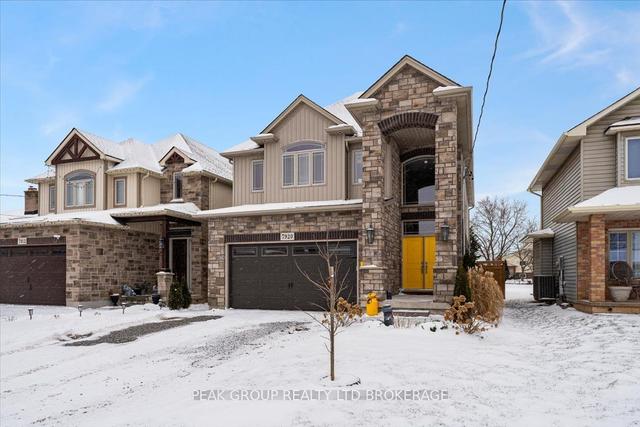 7920 Woodbine St, House detached with 4 bedrooms, 4 bathrooms and 4 parking in Niagara Falls ON | Image 1