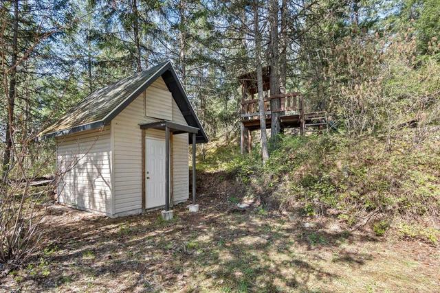 4165 Brown Road, House detached with 5 bedrooms, 3 bathrooms and null parking in Central Kootenay F BC | Image 51