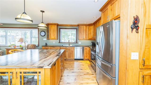 2477 Champlain Road, House detached with 3 bedrooms, 2 bathrooms and 11 parking in Tiny ON | Image 30