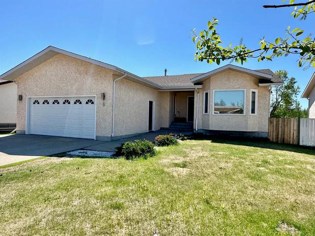 6 Pineview Road, House detached with 4 bedrooms, 3 bathrooms and 4 parking in Whitecourt AB | Image 1