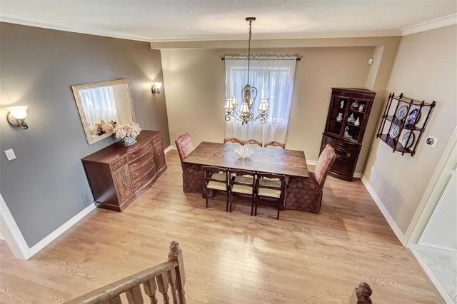 180 Ivy Glen Dr, House detached with 3 bedrooms, 3 bathrooms and 4 parking in Vaughan ON | Image 2