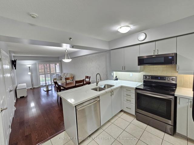 114 - 3070 Rotary Way, Condo with 2 bedrooms, 2 bathrooms and 3 parking in Burlington ON | Image 3