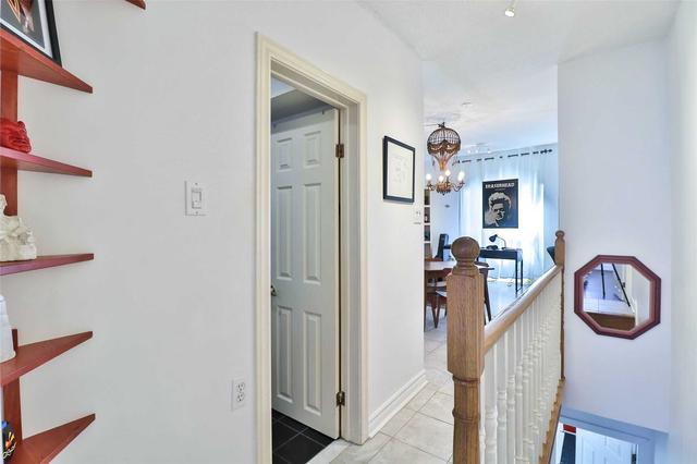809 Pape Ave, House semidetached with 3 bedrooms, 2 bathrooms and 0 parking in Toronto ON | Image 4