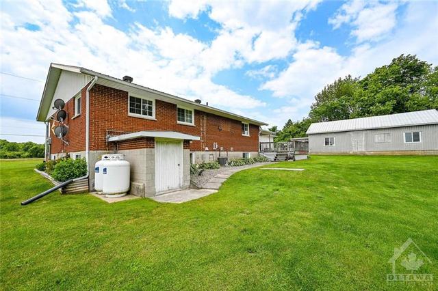 103 County Road 1 Road, House detached with 3 bedrooms, 2 bathrooms and 12 parking in Elizabethtown Kitley ON | Image 25