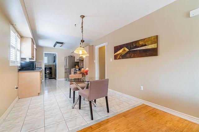 10 Colleyville St, House detached with 4 bedrooms, 4 bathrooms and 6 parking in Brampton ON | Image 3