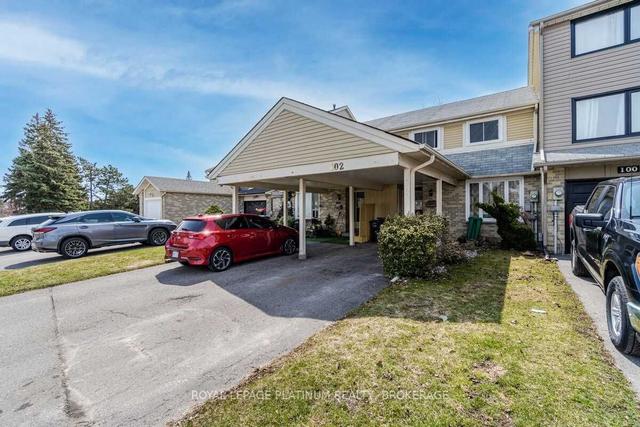 102 Courtleigh Sq, House attached with 3 bedrooms, 2 bathrooms and 2 parking in Brampton ON | Image 17