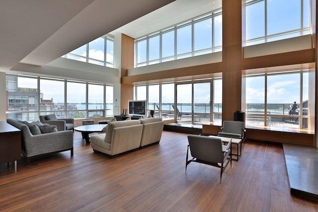 1001w - 500 Queens Quay W, Condo with 2 bedrooms, 3 bathrooms and 2 parking in Toronto ON | Image 1