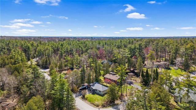 107 Farm Lane, House detached with 2 bedrooms, 1 bathrooms and 4 parking in Ottawa ON | Image 26