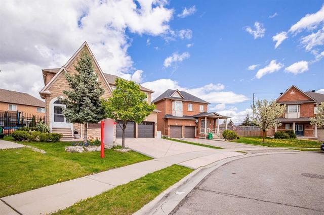 30 Castle Mountain Dr, House detached with 4 bedrooms, 5 bathrooms and 7 parking in Brampton ON | Image 23
