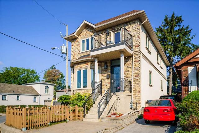 504 Cosburn Ave, House detached with 4 bedrooms, 3 bathrooms and 2 parking in Toronto ON | Image 1