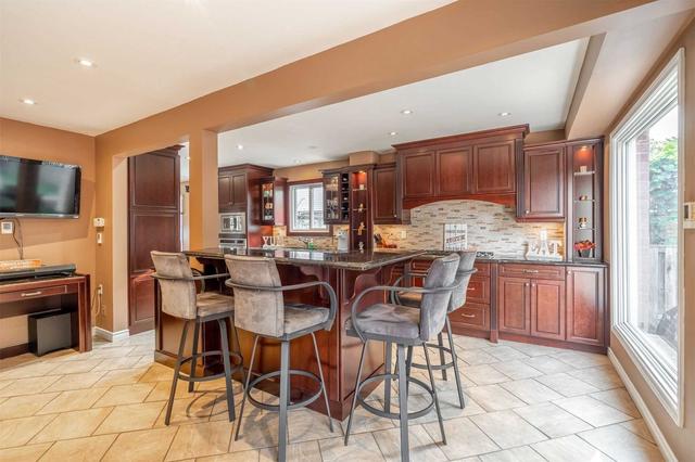 6336 Edenwood Dr, House detached with 3 bedrooms, 4 bathrooms and 4 parking in Mississauga ON | Image 8