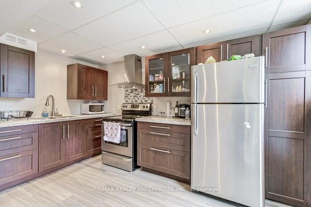 626 Tedwyn Dr, House semidetached with 3 bedrooms, 3 bathrooms and 3 parking in Mississauga ON | Image 17