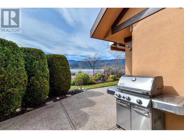 8 - 2368 Abbott Street, House detached with 3 bedrooms, 2 bathrooms and 2 parking in Kelowna BC | Image 30