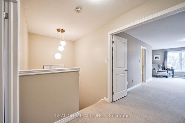 43 Oakhaven Pl, Townhouse with 3 bedrooms, 3 bathrooms and 3.5 parking in Hamilton ON | Image 8