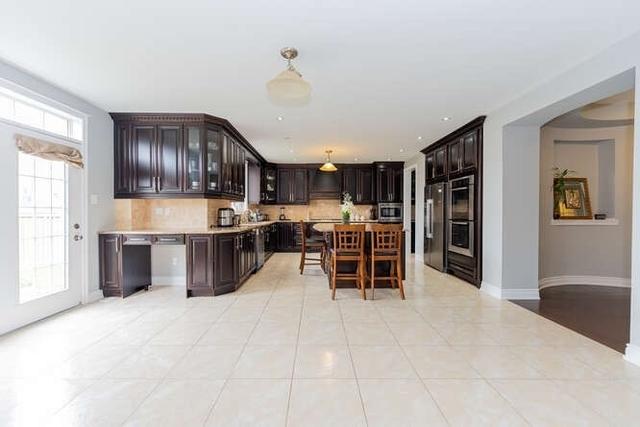16 Solstice St, House detached with 5 bedrooms, 6 bathrooms and 6 parking in Brampton ON | Image 2