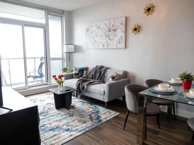2106 - 17 Zorra St, Condo with 2 bedrooms, 2 bathrooms and 1 parking in Toronto ON | Image 12