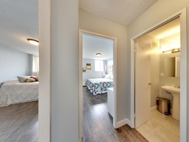 511 - 100 Dundalk Dr, Condo with 2 bedrooms, 1 bathrooms and 1 parking in Toronto ON | Image 18