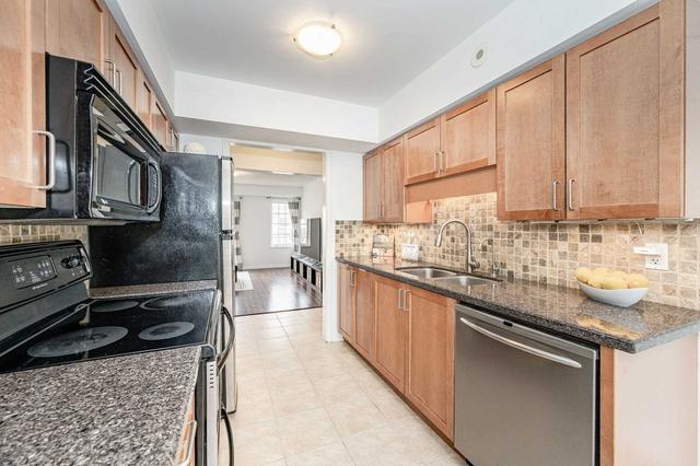 2 - 744 Neighbourhood Circ, Townhouse with 2 bedrooms, 2 bathrooms and 2 parking in Mississauga ON | Image 4
