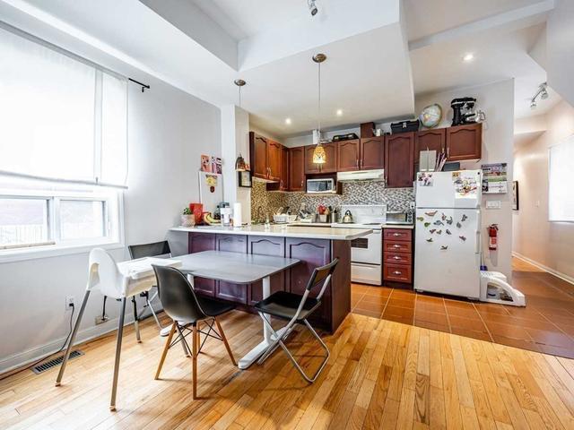144 Clinton St, House detached with 3 bedrooms, 2 bathrooms and 2 parking in Toronto ON | Image 20