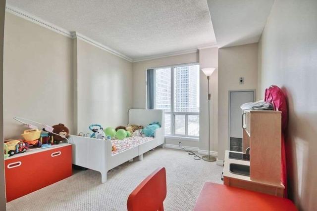 1106 - 18 Lee Centre Dr, Condo with 3 bedrooms, 2 bathrooms and 2 parking in Toronto ON | Image 8