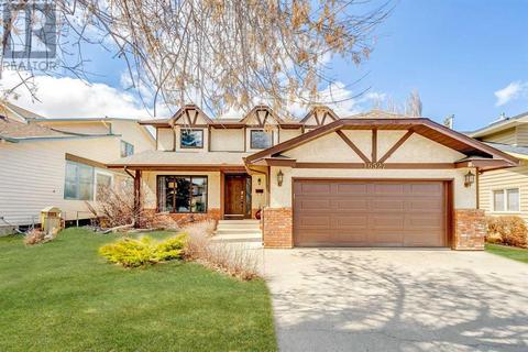 16527 Sunhaven Road Se, House detached with 4 bedrooms, 2 bathrooms and 4 parking in Calgary AB | Card Image