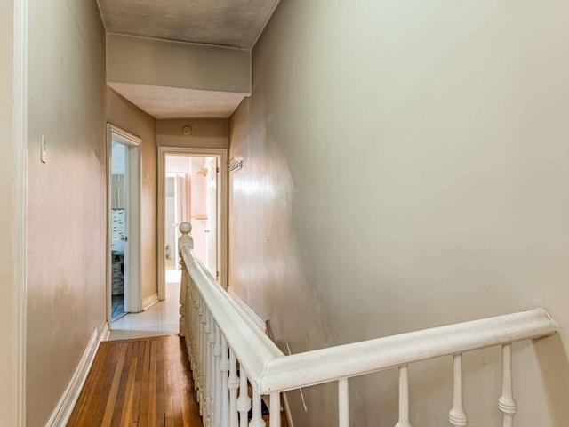 254 Palmerston Ave, House semidetached with 2 bedrooms, 3 bathrooms and 2 parking in Toronto ON | Image 5