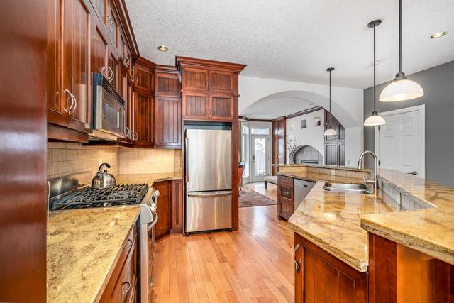 2032 45 Avenue Sw, Home with 4 bedrooms, 2 bathrooms and 2 parking in Calgary AB | Image 15