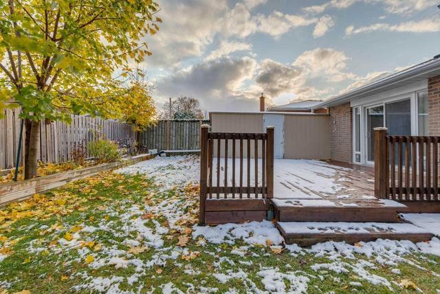 33 Flowertown Ave, House detached with 3 bedrooms, 3 bathrooms and 5 parking in Brampton ON | Image 16