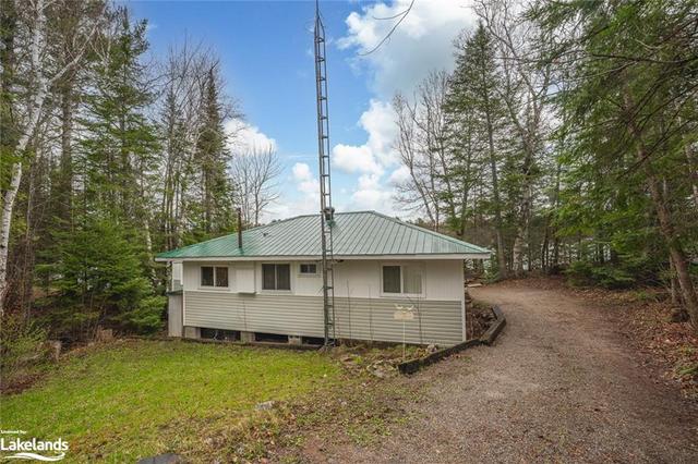 1197 Canuck Trail, House detached with 3 bedrooms, 1 bathrooms and null parking in Minden Hills ON | Image 23