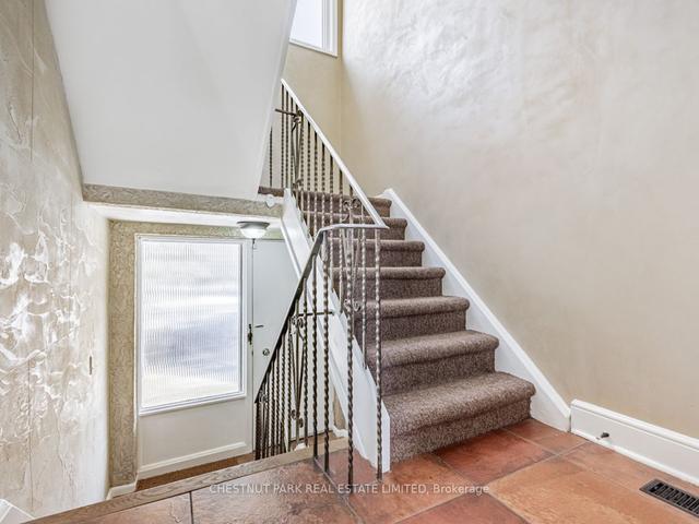 58 Clairton Cres, House semidetached with 3 bedrooms, 2 bathrooms and 3 parking in Toronto ON | Image 4