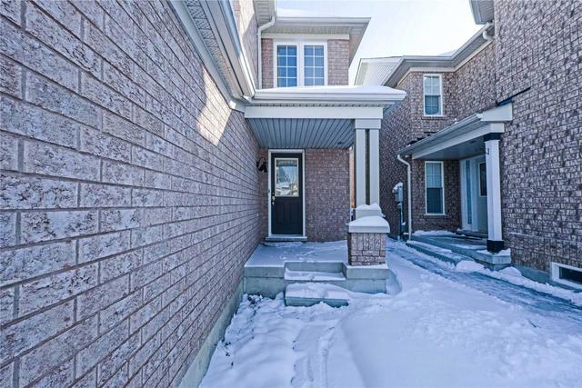 Upper - 3754 Milkwood Cres, House semidetached with 3 bedrooms, 3 bathrooms and 1 parking in Mississauga ON | Image 2