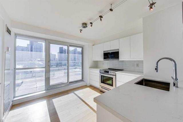 1510 - 96 St Patrick St, Condo with 2 bedrooms, 2 bathrooms and 1 parking in Toronto ON | Image 4