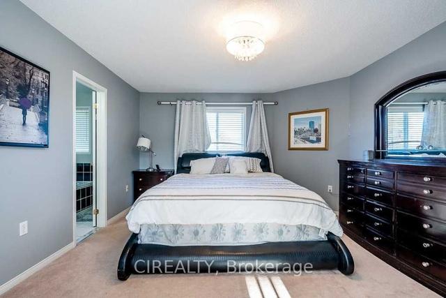 main - 7 Crompton Dr, House detached with 3 bedrooms, 3 bathrooms and 4 parking in Barrie ON | Image 5