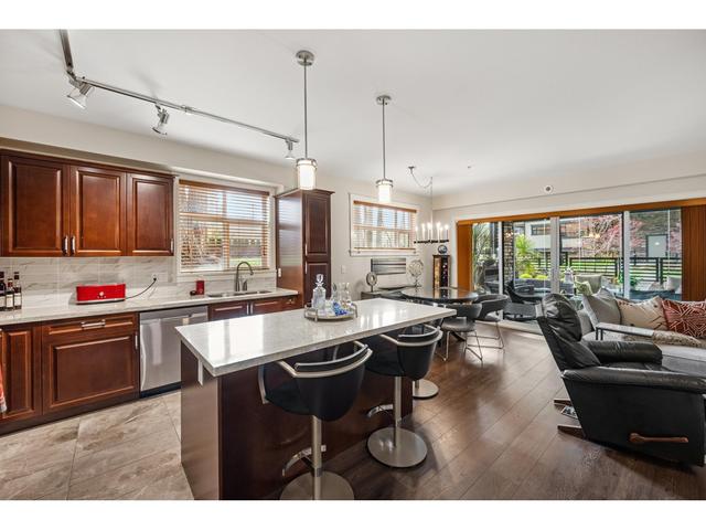 106 - 3535 146a Street, Condo with 2 bedrooms, 2 bathrooms and 2 parking in Surrey BC | Image 3