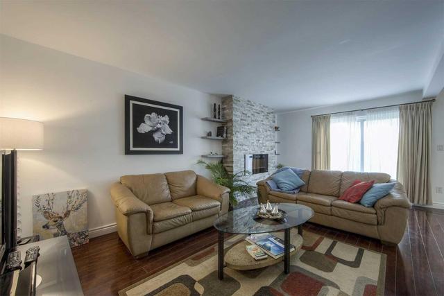 100 - 25 Esterbrooke Ave, Townhouse with 4 bedrooms, 2 bathrooms and 1 parking in Toronto ON | Image 3
