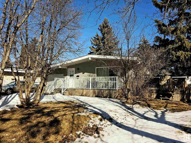 84 Gordon Cr, House detached with 4 bedrooms, 2 bathrooms and null parking in St. Albert AB | Image 2