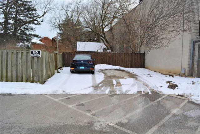 66 John St, House detached with 2 bedrooms, 2 bathrooms and 4 parking in Brampton ON | Image 1
