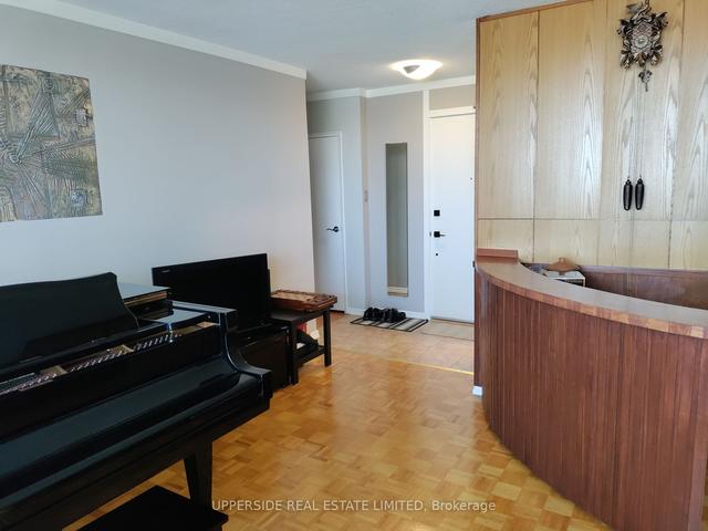 811 - 80 Grandravine Dr, Condo with 2 bedrooms, 1 bathrooms and 1 parking in Toronto ON | Image 14