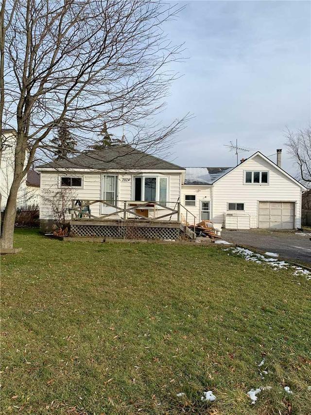 7074 Garner Rd, House detached with 3 bedrooms, 1 bathrooms and 4 parking in Niagara Falls ON | Image 1