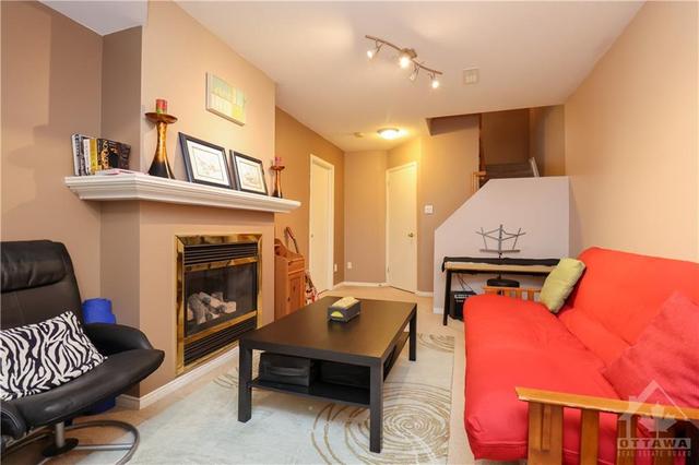 409 Hillsboro Private, Townhouse with 3 bedrooms, 3 bathrooms and 2 parking in Ottawa ON | Image 26