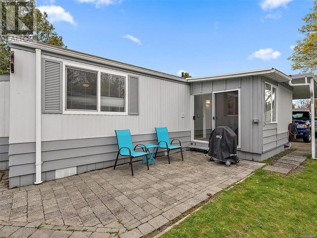 9399 Brookwood Dr, House other with 2 bedrooms, 1 bathrooms and 2 parking in Sidney BC | Image 4