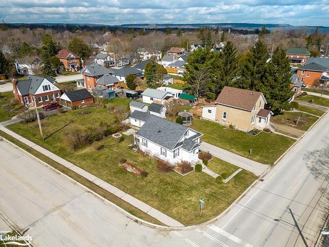 200 St. Vincent Street, House detached with 2 bedrooms, 1 bathrooms and 3 parking in Meaford ON | Image 27