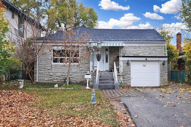 98 Charleswood Dr, House detached with 4 bedrooms, 2 bathrooms and 5 parking in Toronto ON | Image 12