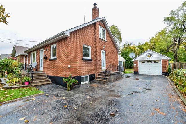 8 Binsell Ave, House detached with 4 bedrooms, 2 bathrooms and 7 parking in Brampton ON | Image 15