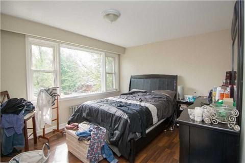 4619 Dundas St W, House detached with 6 bedrooms, 4 bathrooms and 7 parking in Toronto ON | Image 11