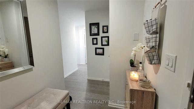 1301 - 1 Bloor St E, Condo with 2 bedrooms, 2 bathrooms and 0 parking in Toronto ON | Image 11