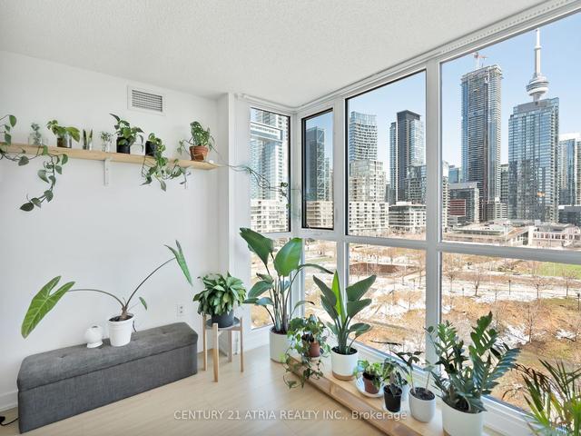 1005 - 75 Queens Wharf Rd, Condo with 1 bedrooms, 1 bathrooms and 0 parking in Toronto ON | Image 1
