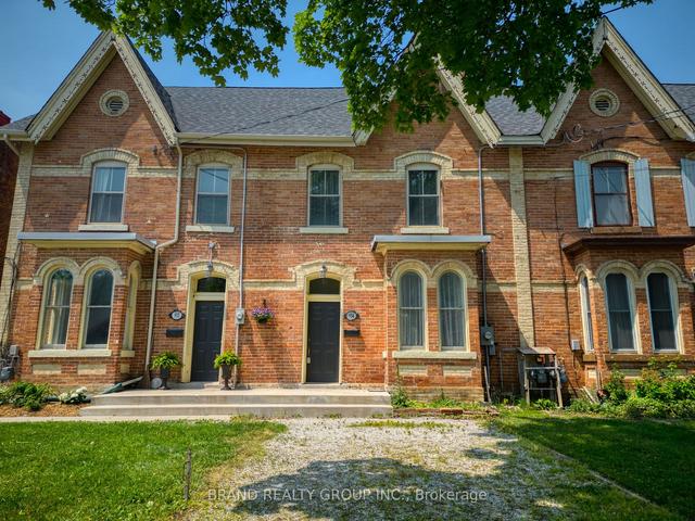 954 4th Ave E Ave, House attached with 3 bedrooms, 1 bathrooms and 2 parking in Owen Sound ON | Image 1